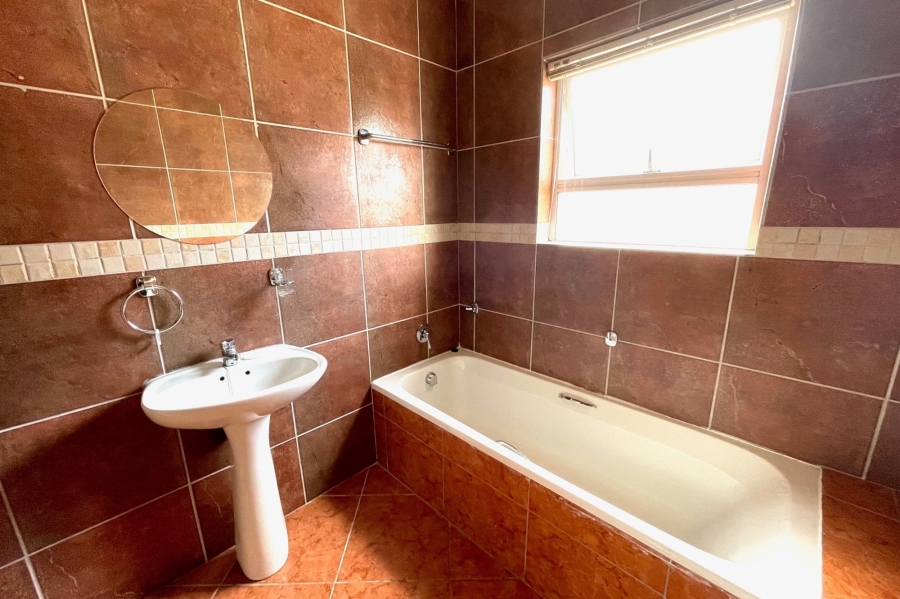 2 Bedroom Property for Sale in Hagley Western Cape